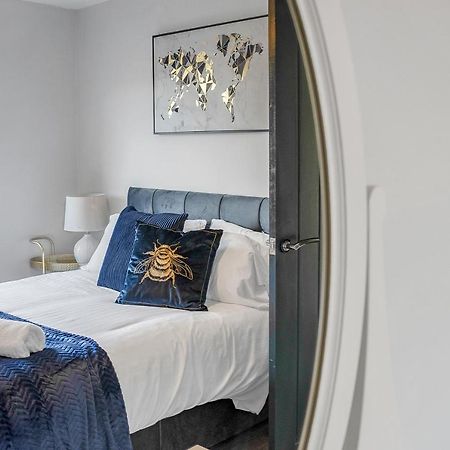 Modern & Spacious 2 Bedroom House - Free Parking - Front & Back Garden - Private Main Door Entrance Edinburgh Ngoại thất bức ảnh