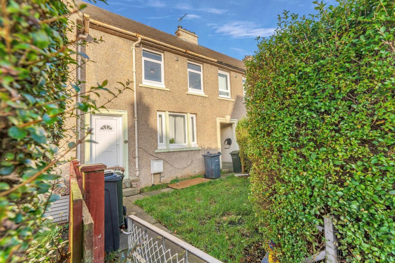 Modern & Spacious 2 Bedroom House - Free Parking - Front & Back Garden - Private Main Door Entrance Edinburgh Ngoại thất bức ảnh