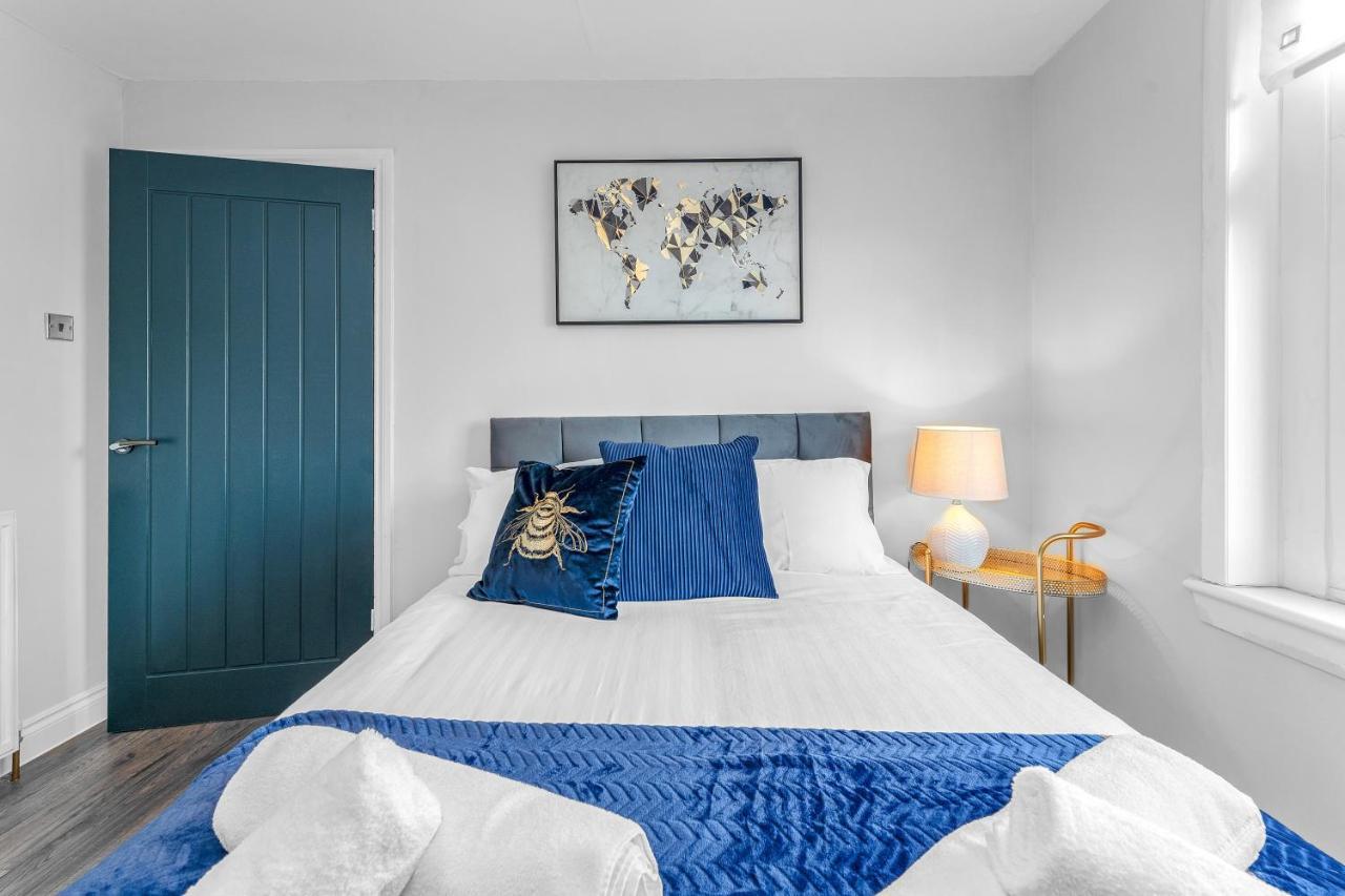 Modern & Spacious 2 Bedroom House - Free Parking - Front & Back Garden - Private Main Door Entrance Edinburgh Ngoại thất bức ảnh